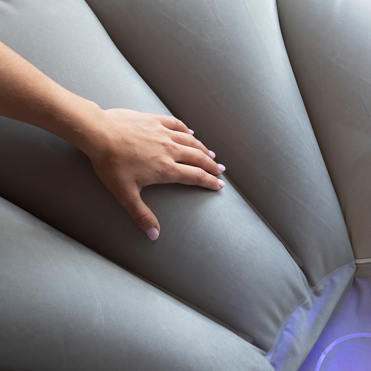 Aufblasbarer Sessel mit buntem LED-Licht und Fernbedienung Chight InnovaGoods - CA International 
