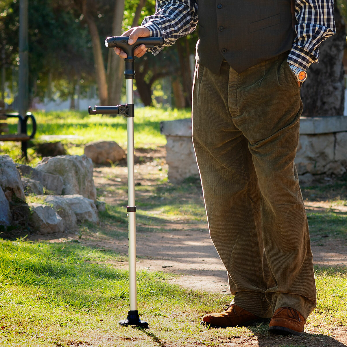 Extendable Walking Stick with LED, Alarm and Grabber Hannde InnovaGoods - CA International   #