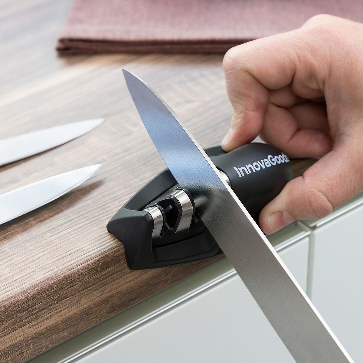 Compact Knife Sharpener Knedhger InnovaGoods - CA International   #