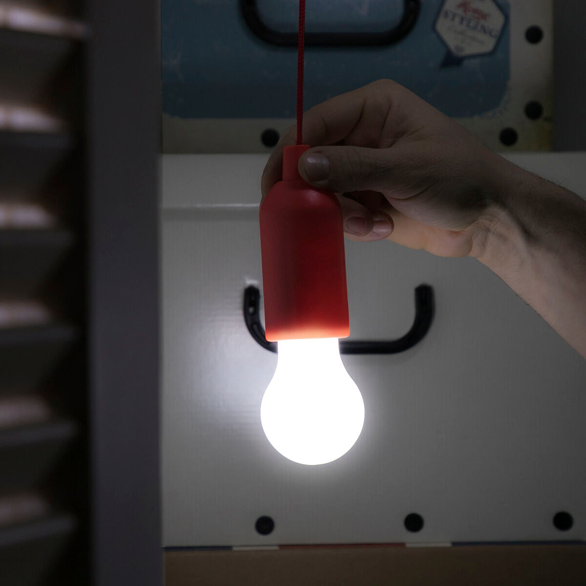 Tragbare LED Glühbirne mit Schnur Bulby InnovaGoods - CA International 