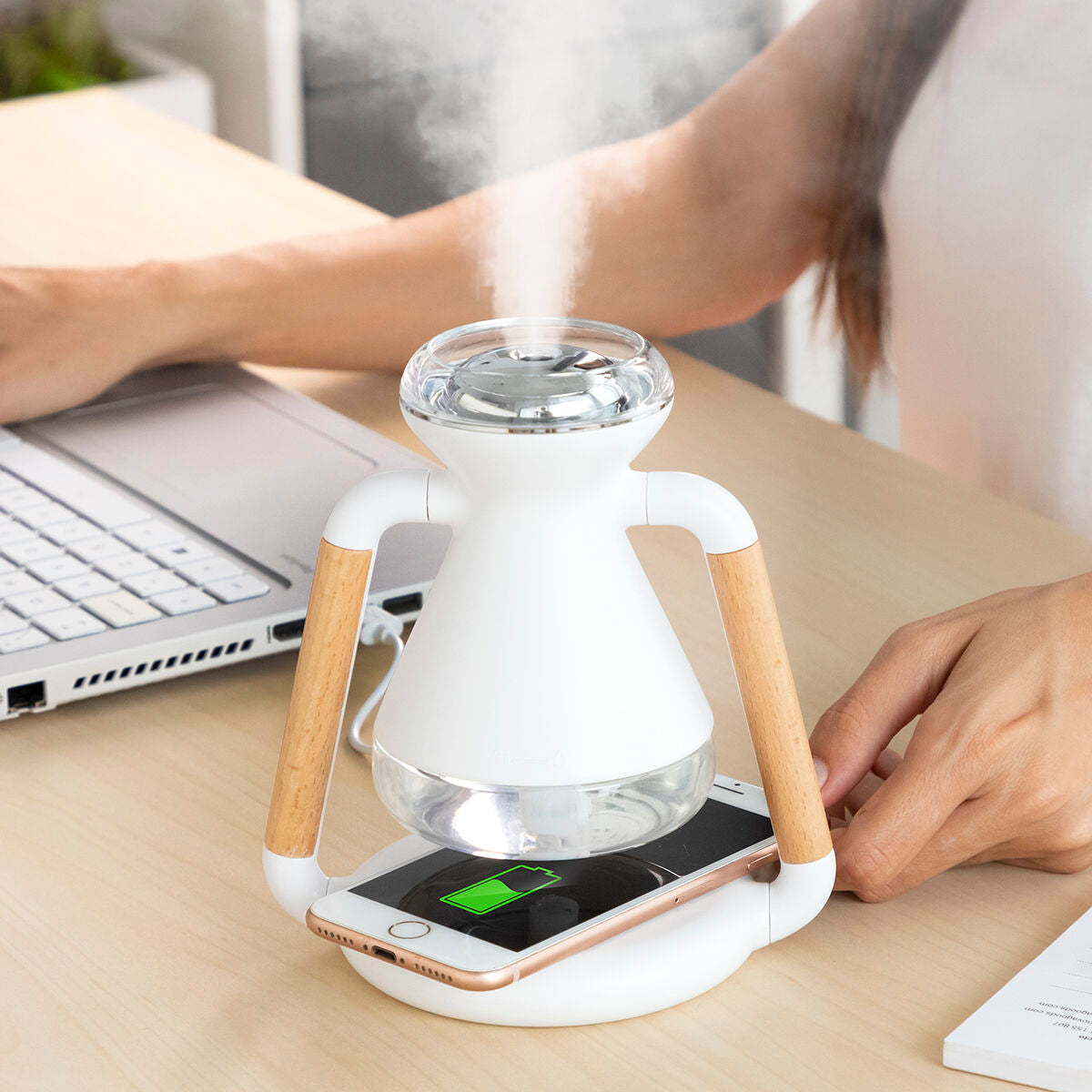 3-in-1 Wireless Charger, Aroma Diffuser and Humidifier Misvolt InnovaGoods - CA International   #