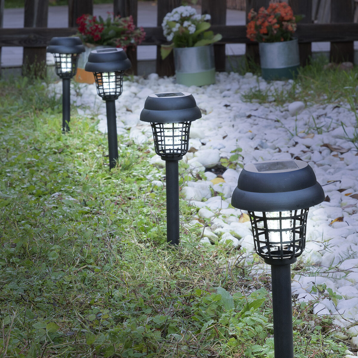 Solarbetriebene Lampe für den Garten gegen Mücken Garlam InnovaGoods - CA International 