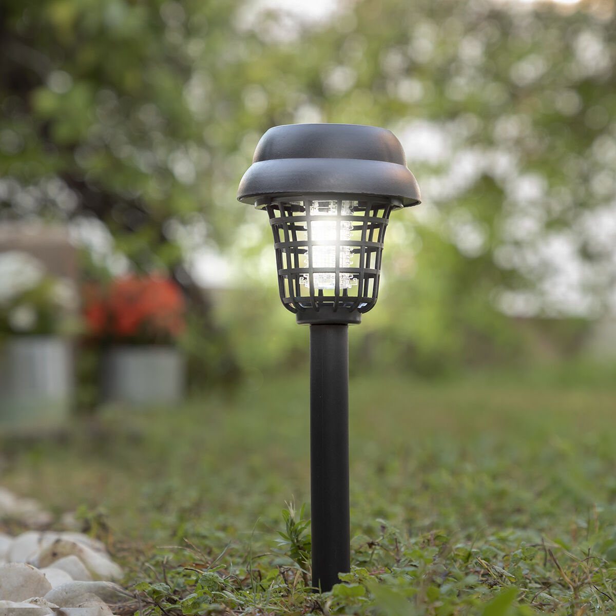 Solarbetriebene Lampe für den Garten gegen Mücken Garlam InnovaGoods - CA International 