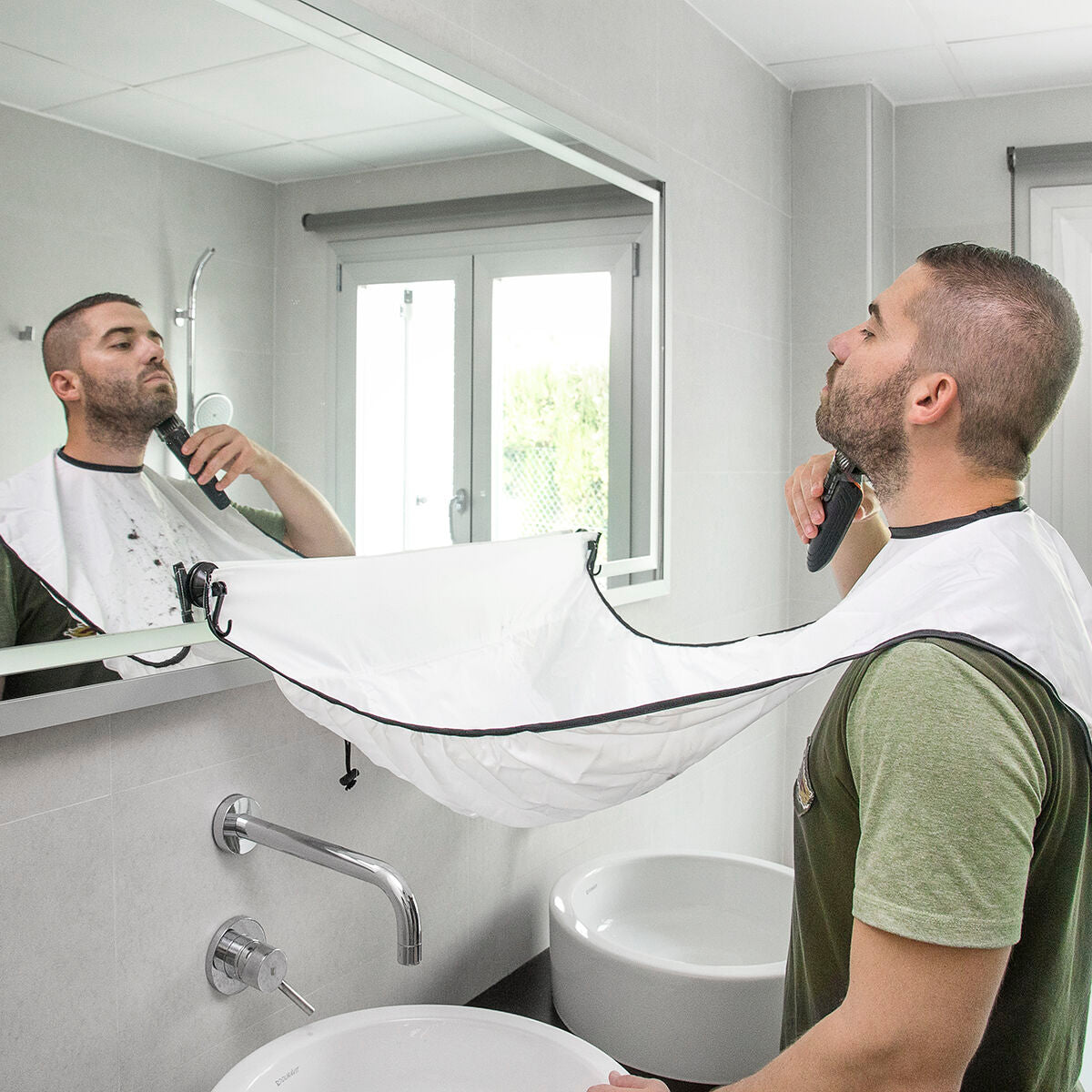 Beard-Trimming Bib with Suction Cups Bibdy InnovaGoods-CA International